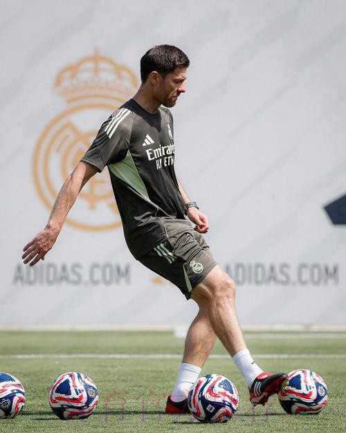 TA:皇马非常欣赏阿隆索 他在瓜穆安手下都效力过